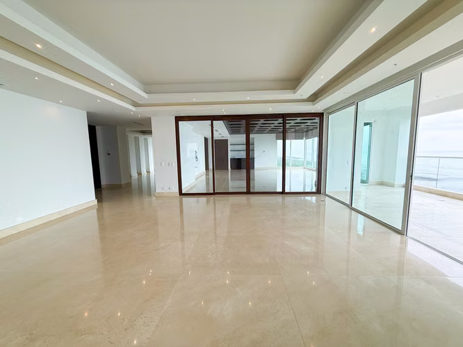 Apartamento Frente al Mar de 4 Recámaras en Venta en Marea Costa del Este