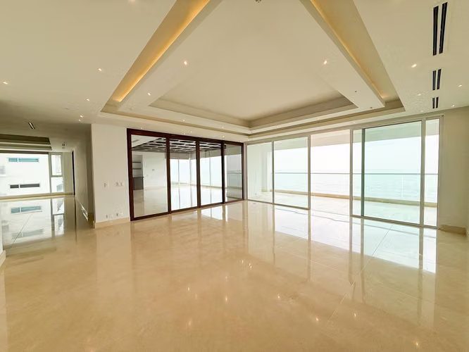 Apartamento Frente al Mar de 4 Recámaras en Venta en Marea Costa del Este