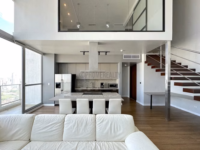Espacioso LOFT apartamento de 2 recamaras para la venta en Punta Pacifica