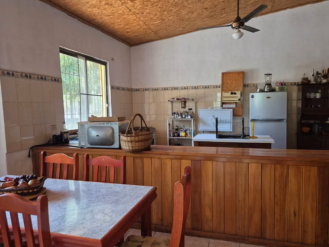 VENDO Playa Corona 100km, Casa una planta 4R3B y árboles hermosos. - Imagen 8
