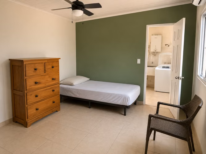 Casa en Esquina en Brisas del Golf | 4 Recámaras | Terraza y Patio | $240,000
