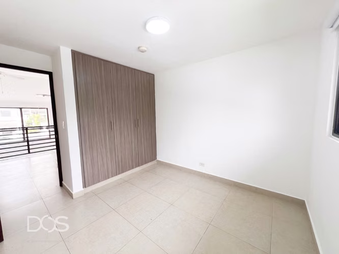 VENTA DE CASA ESQUINERA CON PATIO EN COSTA VERDE, P.H PUERTO MADERO