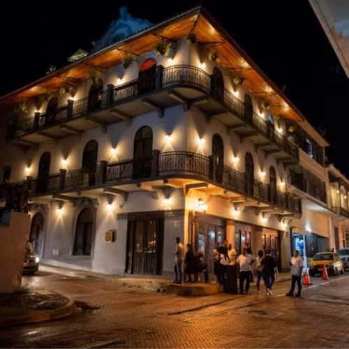 LUXURY LOCAL RENTAL IN OLD TOWN - HOUSE FERAUD