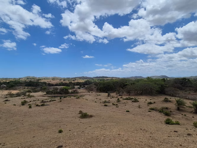 VENDO Terreno $1.15/m2, 17.9 Hectáreas x urbanizar o uso Agropecuario..