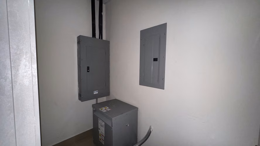 (3)-LOCAL COMERCIAL EN ALQUILER EN LOS ANDES MALL – PANAMÁ