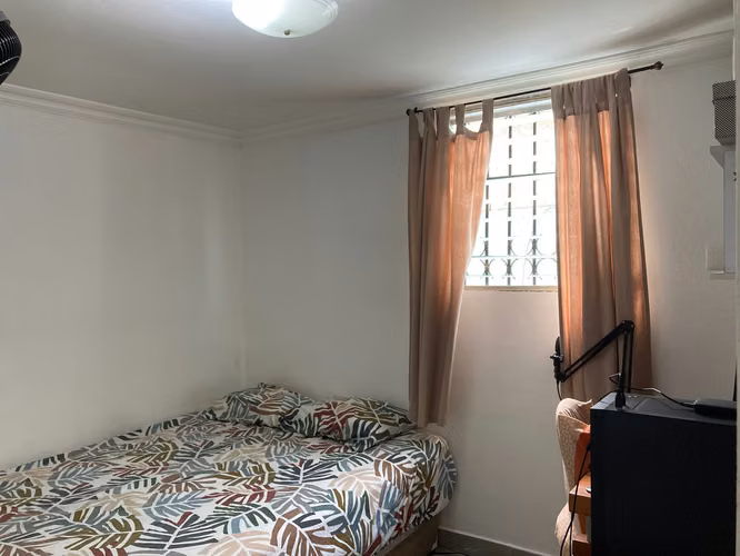 SE VENDE CASA DE 4 REC EN LAS ACACIAS CALLE PRINCIPAL NEGOCIABLE (CAMRO)
