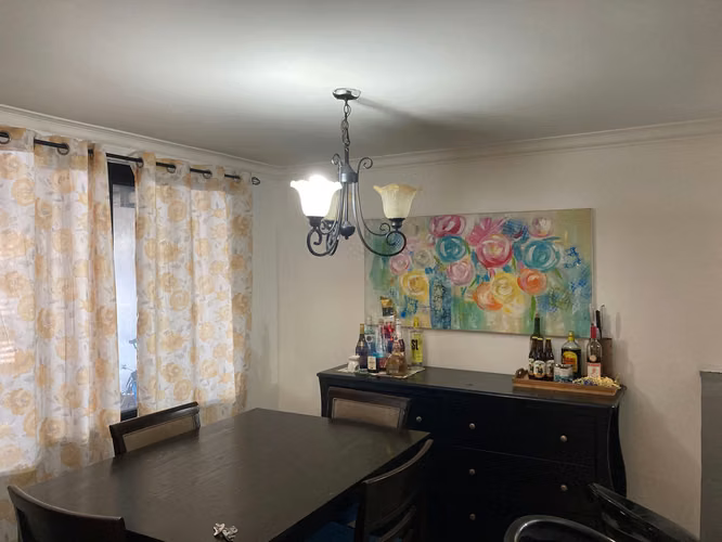 SE VENDE CASA DE 4 REC EN LAS ACACIAS CALLE PRINCIPAL NEGOCIABLE (CAMRO)