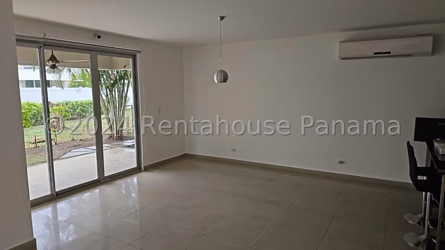 Venta de casa en Costa Sur AK