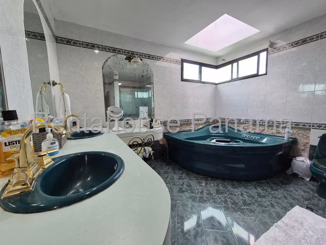 Venta de casa en Betania AK