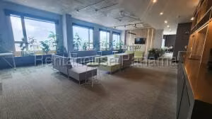 Alquiler de Apartamento con 71m2 en El Cangrejo PH Van Gogoh 26-8450SR