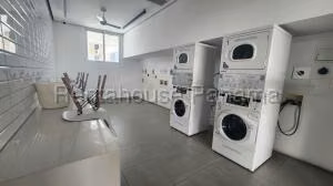 Alquiler de Apartamento con 71m2 en El Cangrejo PH Van Gogoh 26-8450SR
