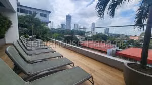 Alquiler de Apartamento con 71m2 en El Cangrejo PH Van Gogoh 26-8450SR