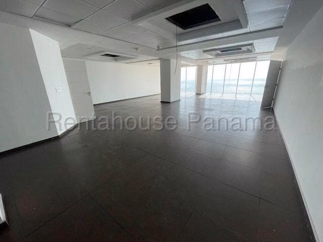 VENTA DE OFICINA EN AVENIDA BALBOA MCD25-8279