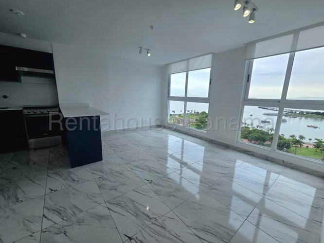 Apartamento en Alquiler en Avenida Balboa MPM 26-8491