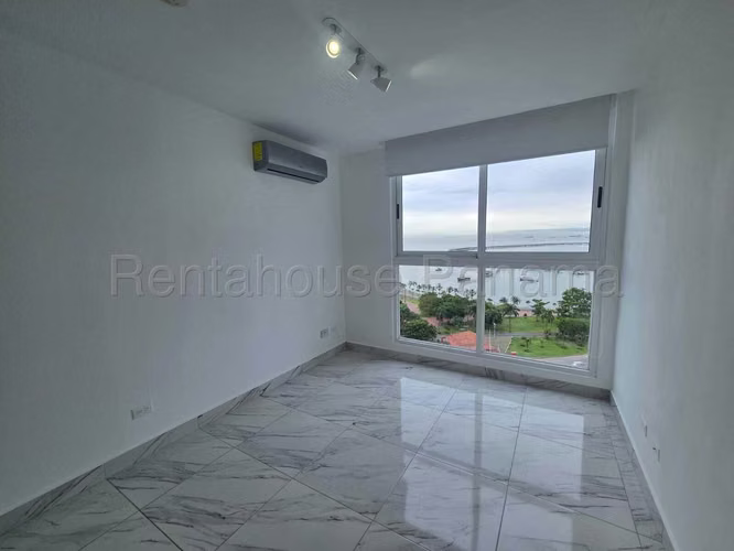 Apartamento en Alquiler en Avenida Balboa MPM 26-8491