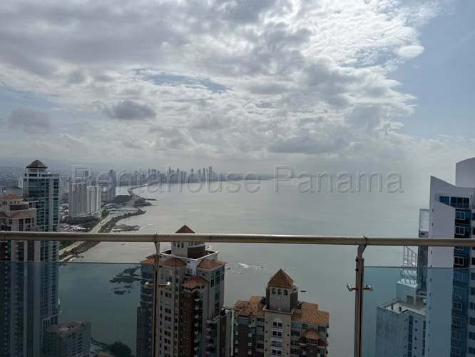 Venta de Apartamento en Punta Pacifica Ph Aqualina CCO