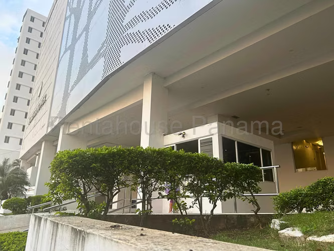 Alquiler de Apartamento en Hato Pintado Ph Foresta Tower CCO