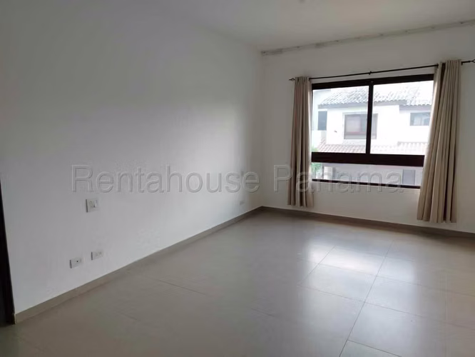 Vendo Casa en Brisas Del Golf PH GARDENIAS OF 26-5098