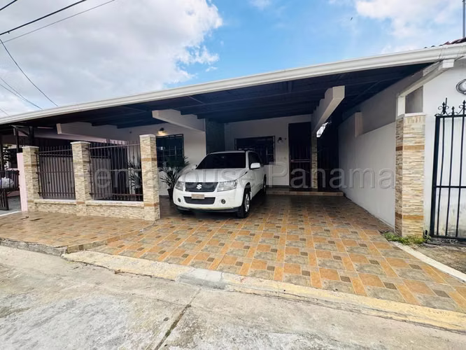 Casa en Venta en Los Laureles Chanis  CIG263139