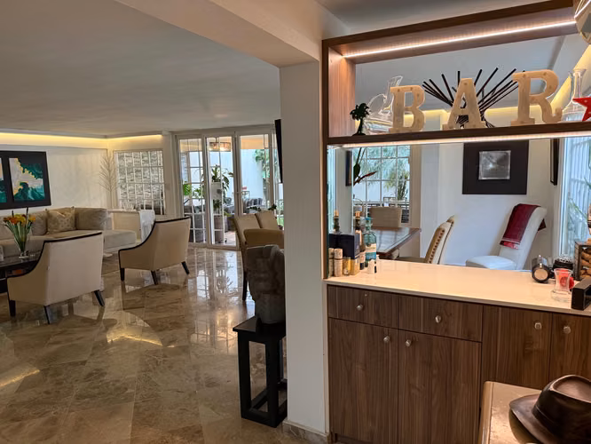 Casa en Venta: Altos del Golf – Máxima Seguridad sin Costo de Mantenimiento
