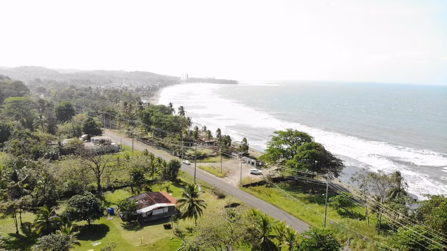VENTA DE TERRENO EN COLON, MARIA CHIQUITA FRENTE AL MAR