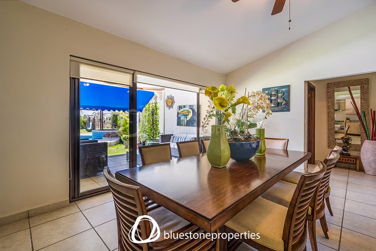 Vista Mar – Casa de 408mts2 con Piscina – 580,000