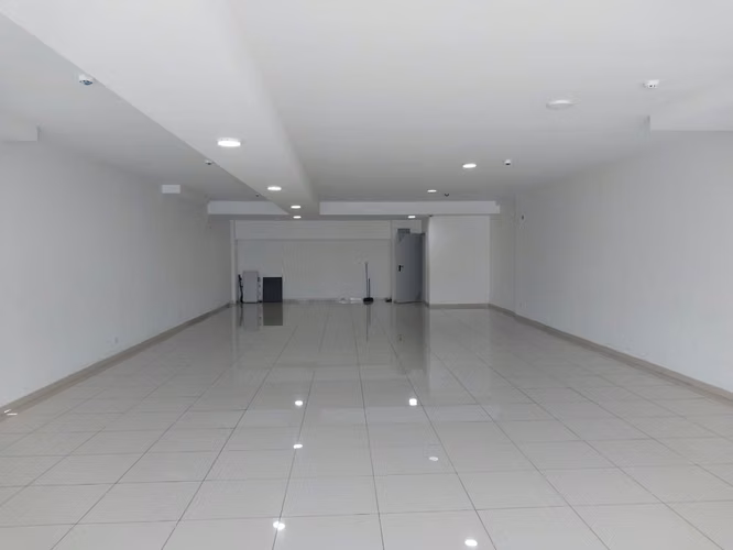 Alquiler de Local Comercial en Vía España, Signature Point, 170m2