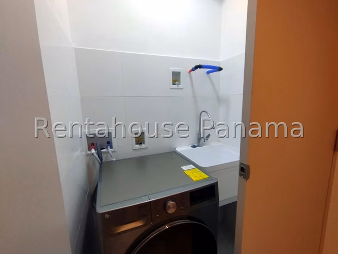 Se Vende Apartamento en El Cangrejo LA26-2999