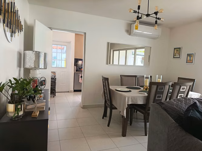 SE VENDE CASA EN PH QUINTAS DE VERSALLES