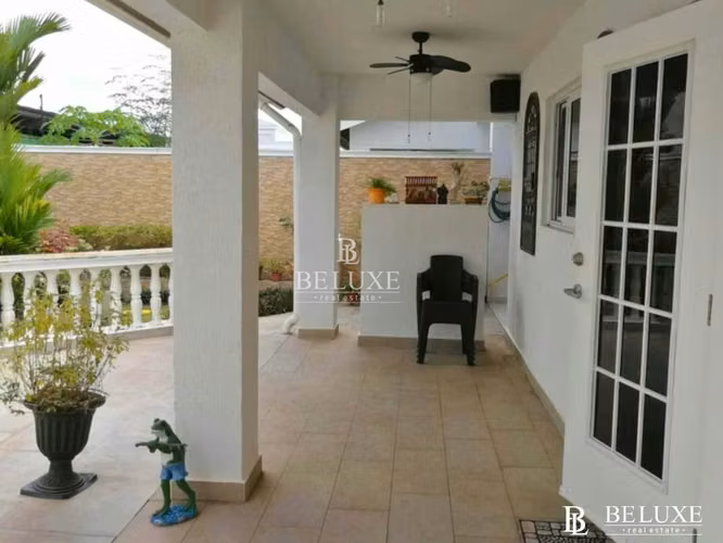VENTA DE CASA QUINTAS DE VERSALLES , JUAN DIAZ (6)