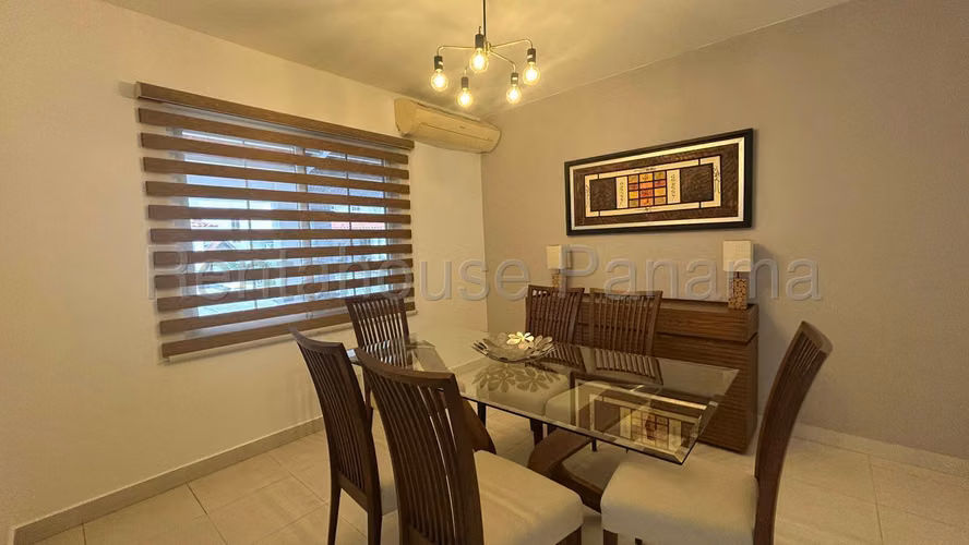 Vendo Casa de 184 m² en PH Quintas de Versalles, Versalles 26-8437GG