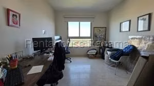 Alquiler de Apartamentocon 215m2 en Santa Maria PH Greenview 26-5275SR