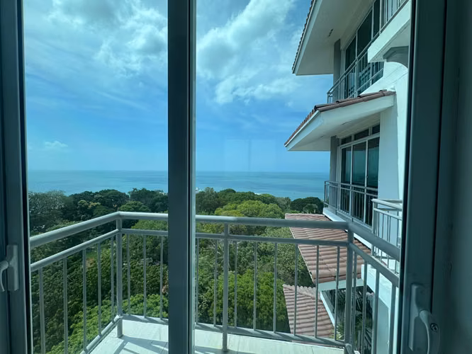 Venta de Apartamento en Punta Barco con Balcón frente al mar