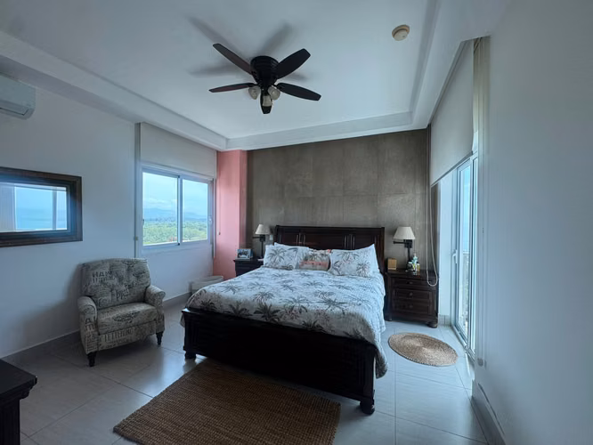 Venta de Apartamento en Punta Barco con Balcón frente al mar