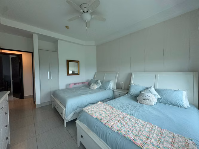 Venta de Apartamento en Punta Barco con Balcón frente al mar