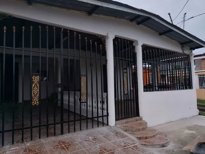 Casa Remodelada en Venta en Nuevo Tocumen | 5 Recámaras | Cerca de Megamall y Metro | $107,000