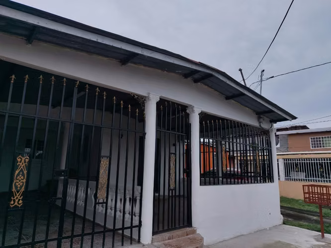 Casa Remodelada en Venta en Nuevo Tocumen | 5 Recámaras | Cerca de Megamall y Metro | $107,000