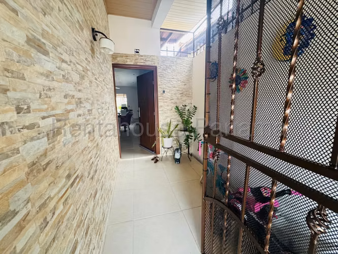 Se Vende Casa en Chanis MDV26-3139