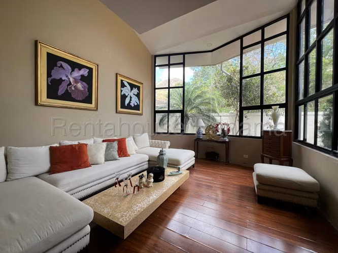 Casa en Venta en Altos de Panama AFC 26-5084