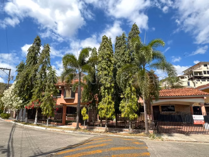 House for Sale in Altos de Panama AFC 26-5084