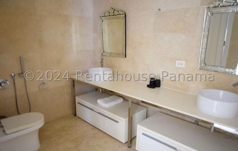 Apartamento en alquiler en Avenida Balboa YM
