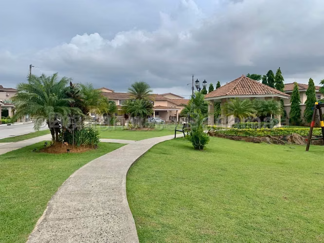 Casa en Venta en Brisas del Golf AFC 26-1989