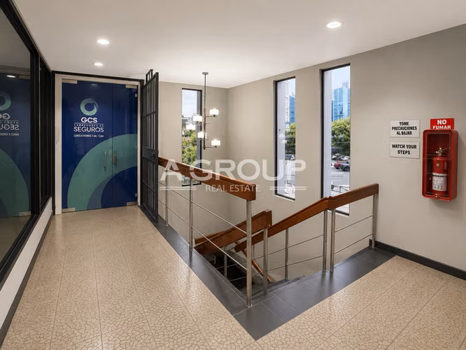 La Colmena - Oficina lista para ocupar frente a Multiplaza