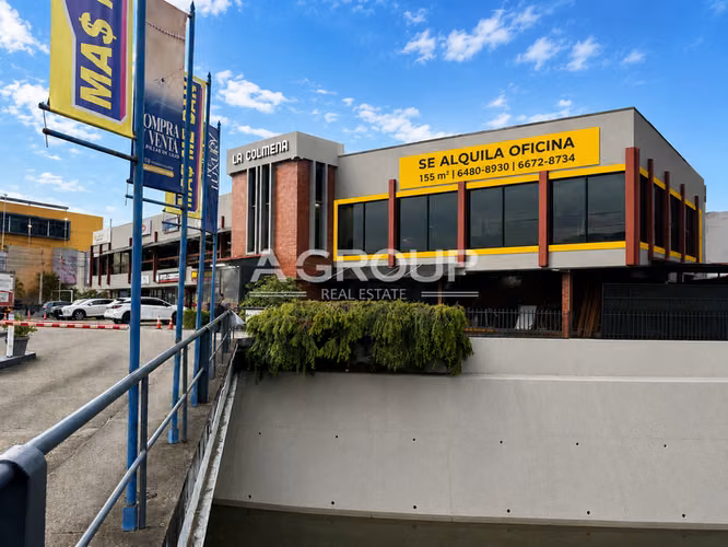 La Colmena - Oficina lista para ocupar frente a Multiplaza