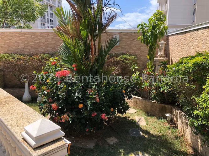 Alquiler de Casa en Versalles Quintas de Versalles CCO