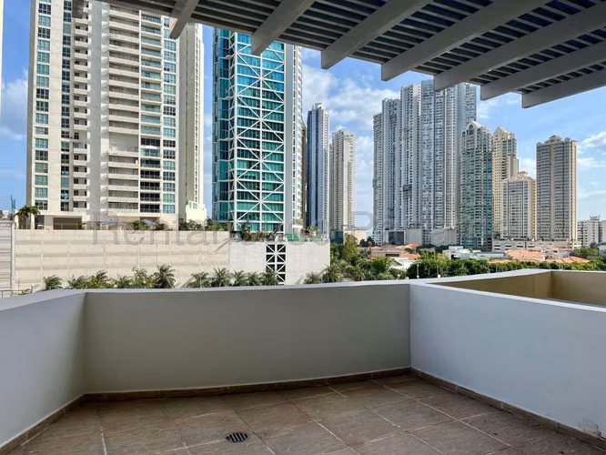 Vendo Apartamento en Punta Pacifica royal pacific OF26-8502