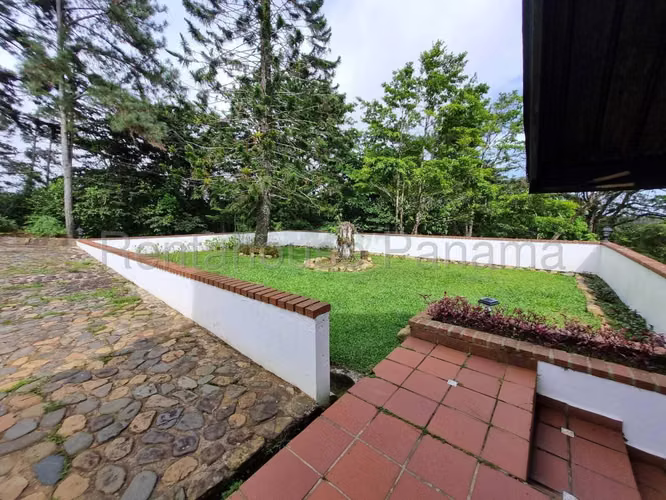 Vendo Casa en cerro azul OF 26-8496