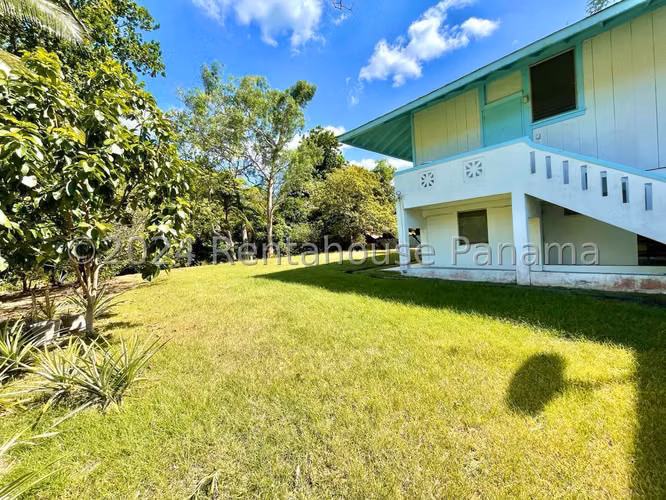 Vendo Casa en Corozal OF 26-8511