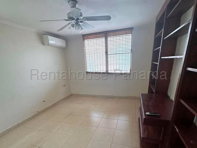 26-8317RGG Altos del Golf San Francisco CASA DUPLEX en venta. Precio para vender.