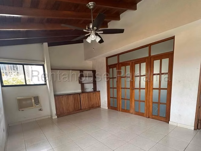 26-8317RGG Altos del Golf San Francisco CASA DUPLEX en venta. Precio para vender.